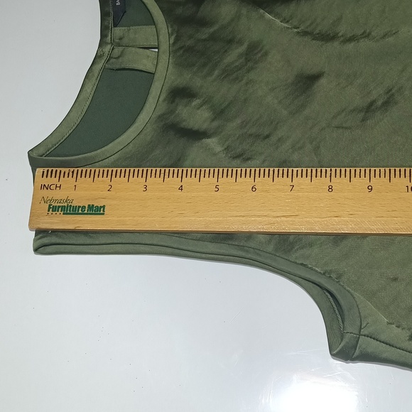 Banana Republic Women's Sleeveless Top Jet Olive Green Velvet Tank Career Sz S - Picture 14 of 14